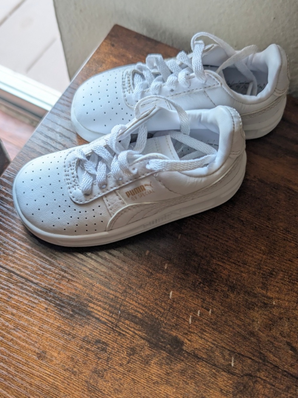 Puma Kids White Low-Top Sneakers with Gold Logo